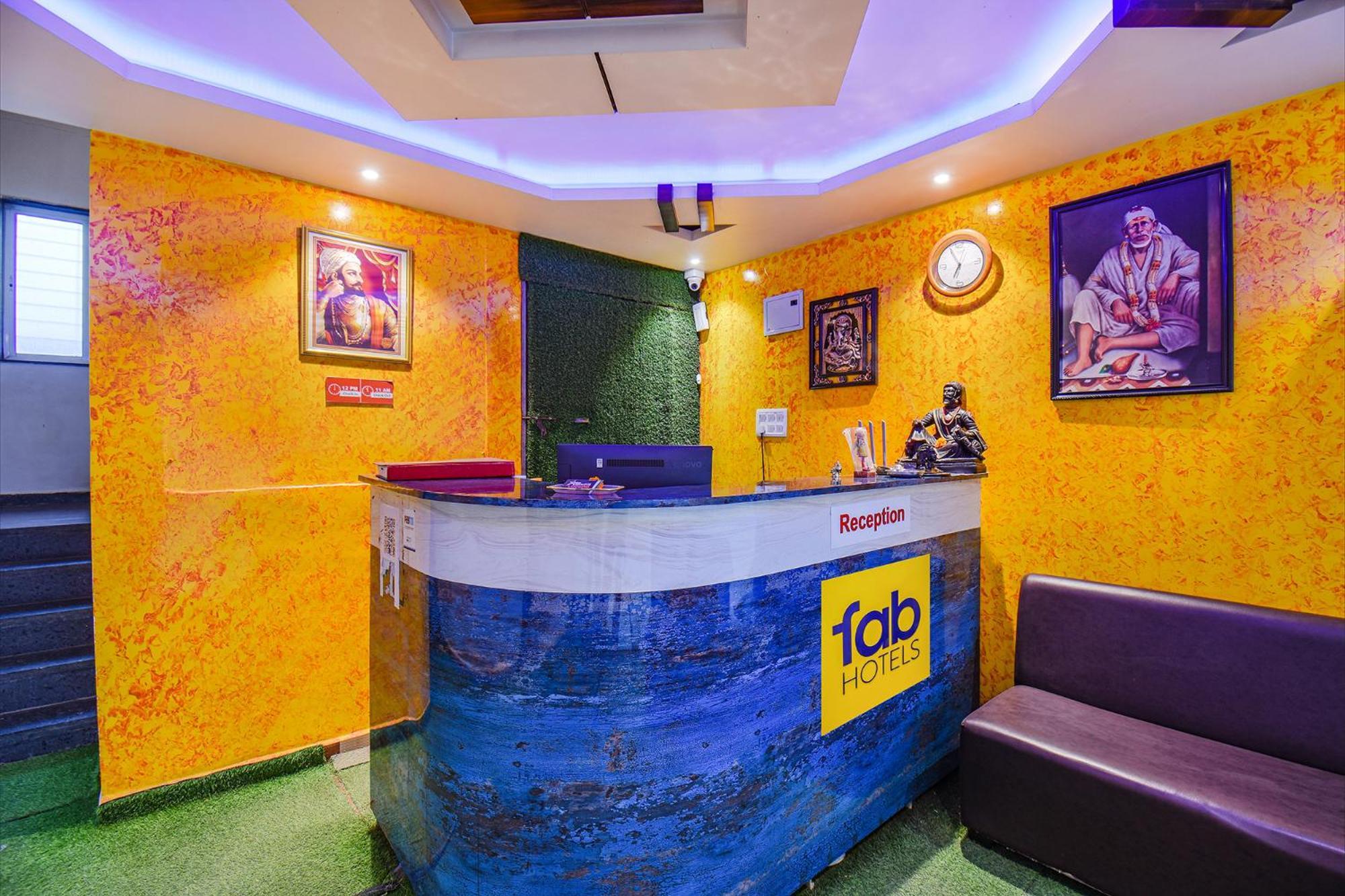 OYO 80616 4 Star Executive Hotel Pune Exterior foto