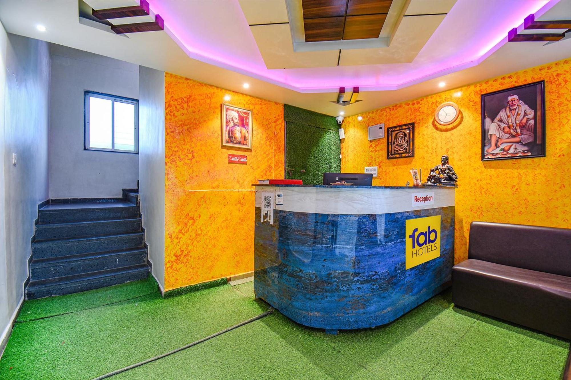 OYO 80616 4 Star Executive Hotel Pune Exterior foto